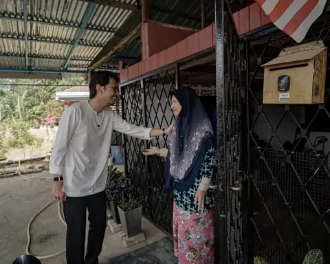 Lawatan dari rumah ke rumah untuk menyemak keadaan penduduk.